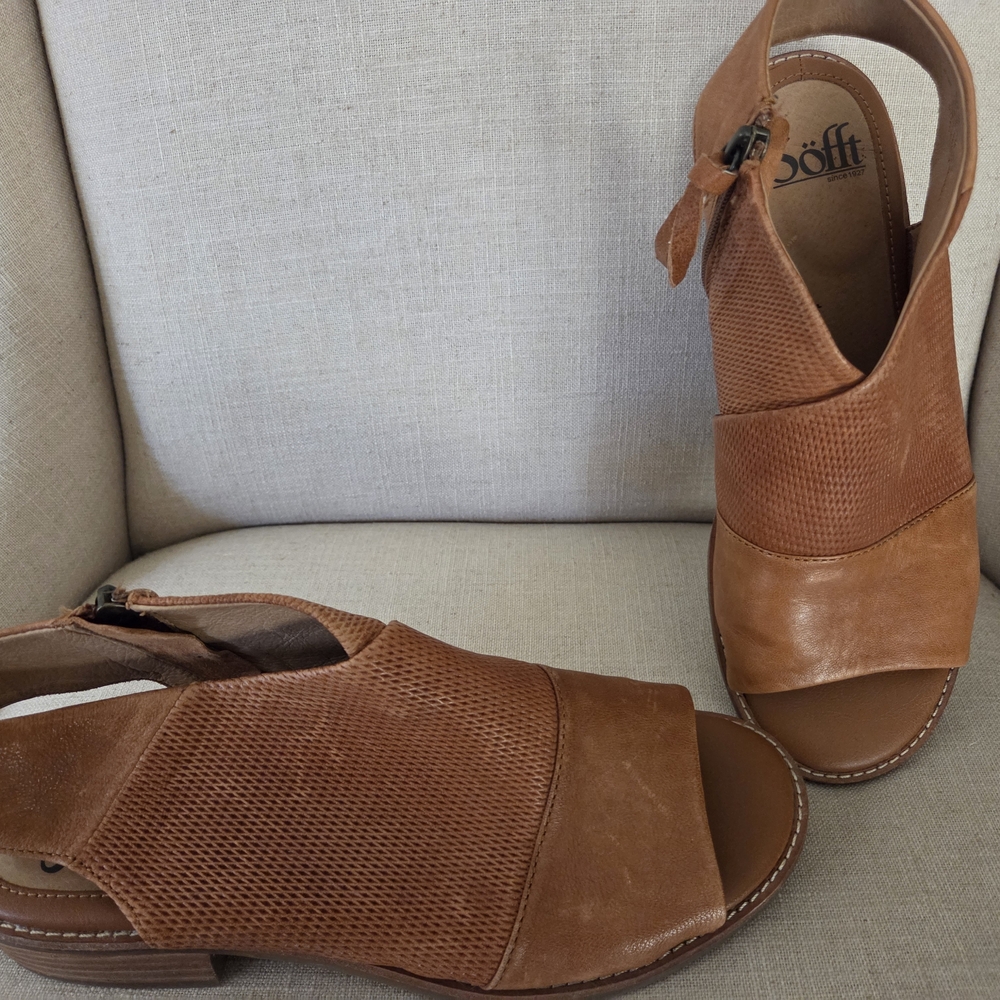 Sofft Tan Leather Women's Natalia Sandals - Picture 4 of 5